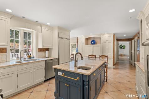 20 Gray Squirrel Drive New Canaan CT 06840