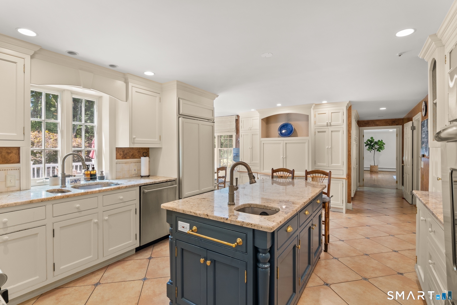 20 Gray Squirrel Drive New Canaan CT 06840