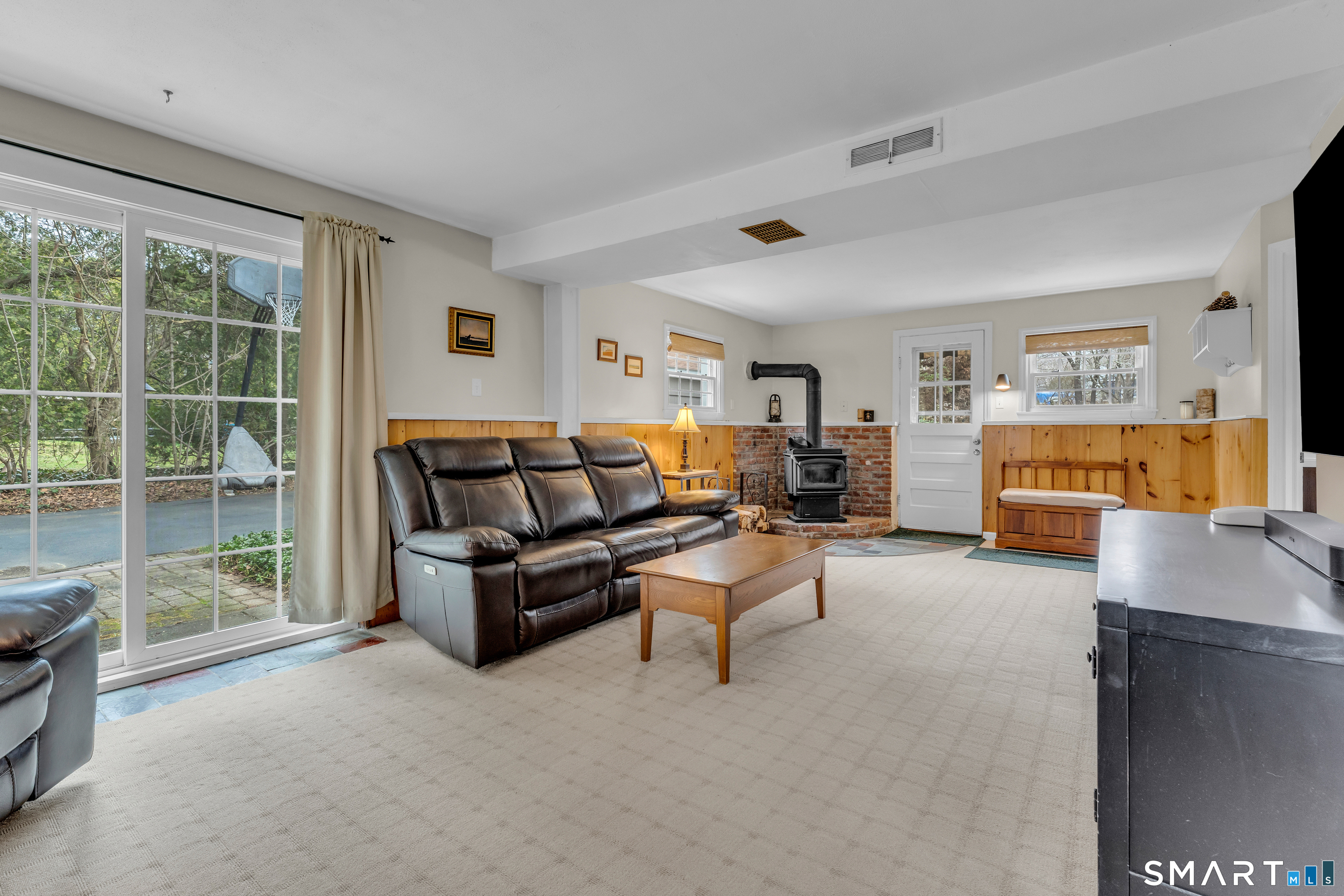 82 Raymond Road Guilford CT 06437