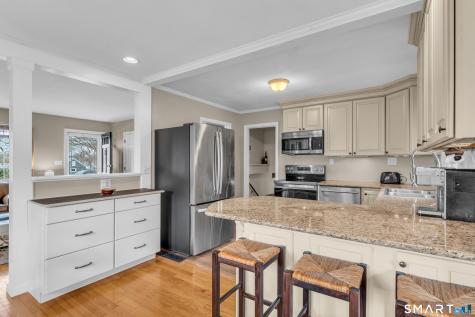 82 Raymond Road Guilford CT 06437