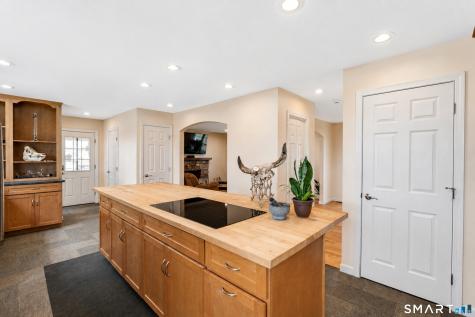 91-A Wintechog Hill Road North Stonington CT 06359