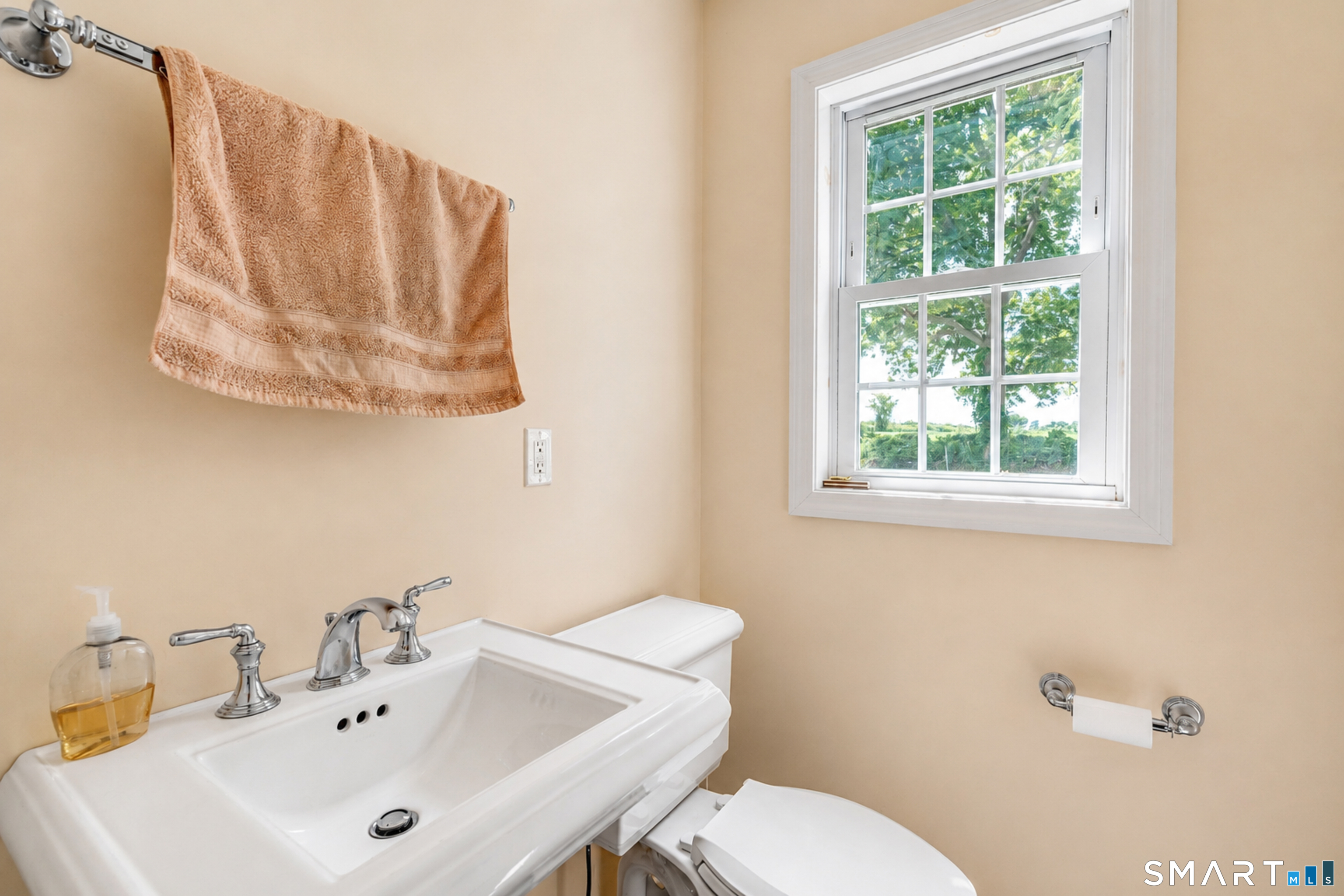 91-A Wintechog Hill Road North Stonington CT 06359