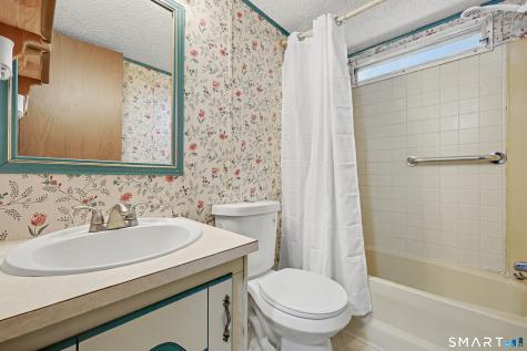 94 Woodland Park Shelton CT 06484