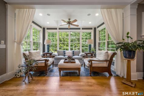 13 School House Lane Simsbury CT 06070