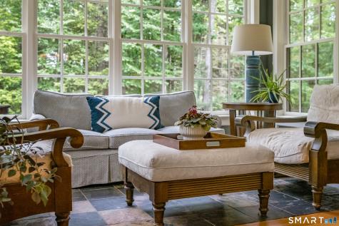 13 School House Lane Simsbury CT 06070
