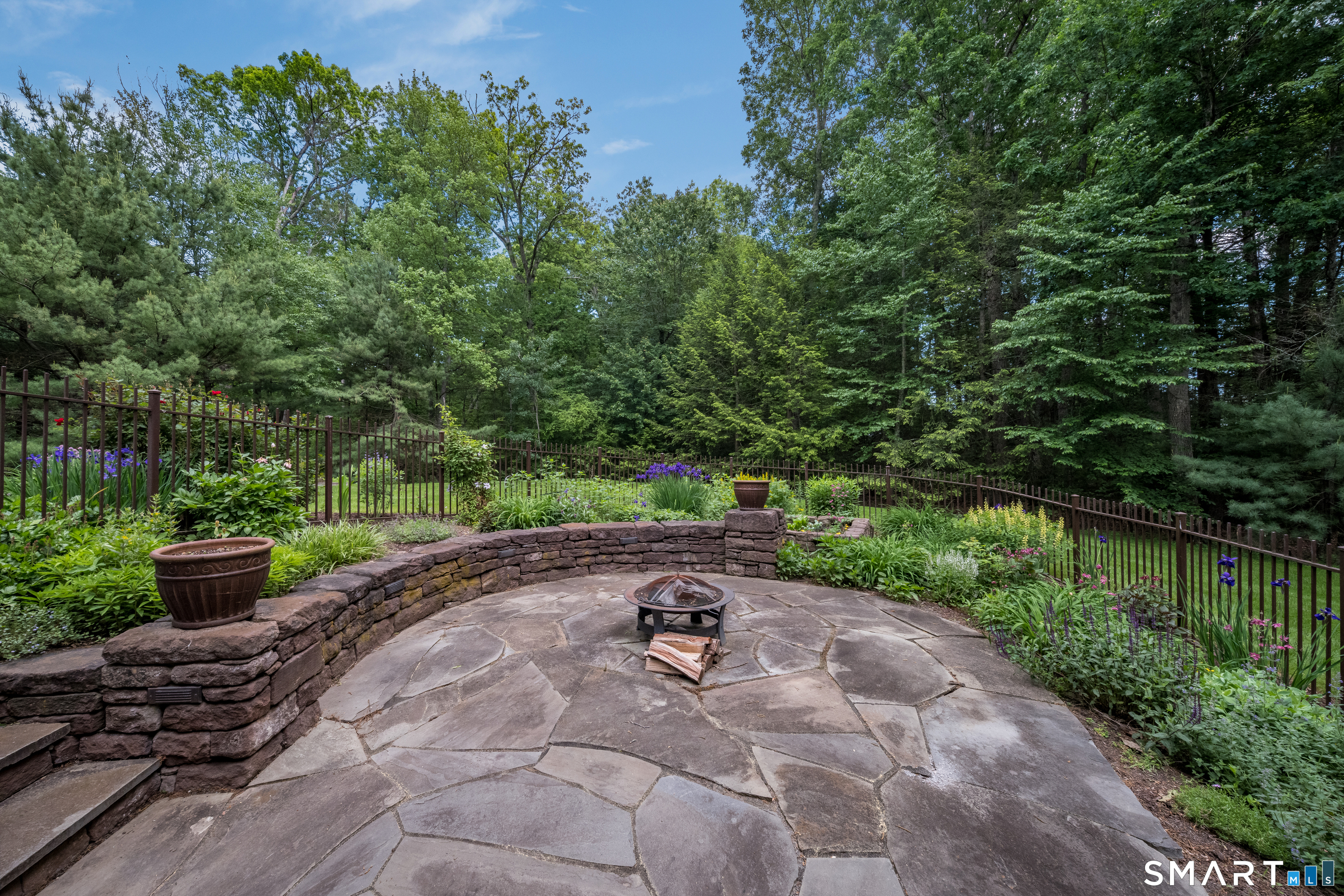 13 School House Lane Simsbury CT 06070
