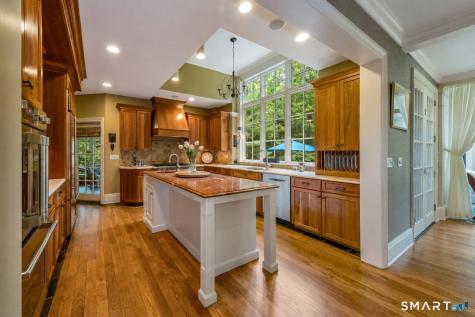 13 School House Lane Simsbury CT 06070