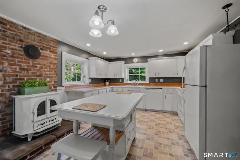 520 Washington Road Woodbury CT 06798