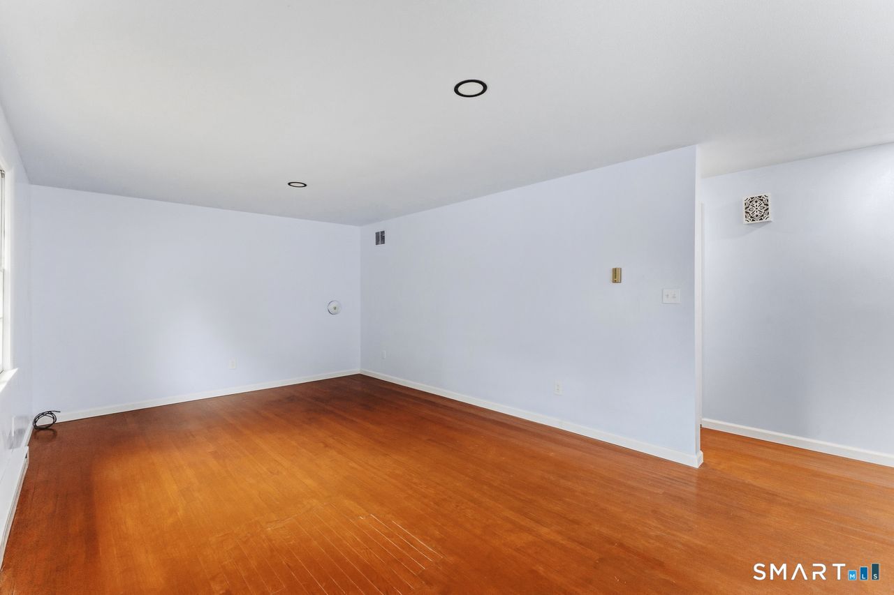 17 Rhoda Lane Bristol CT 06010