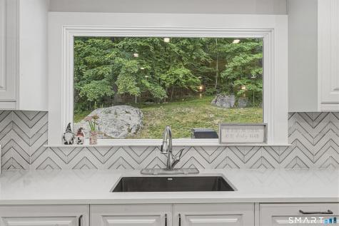 11 Hunt Lane Weston CT 06883