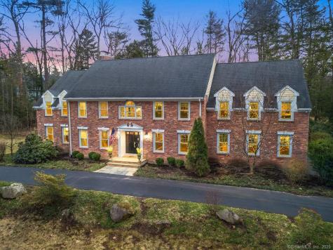 67 Avonridge Avon CT 06001