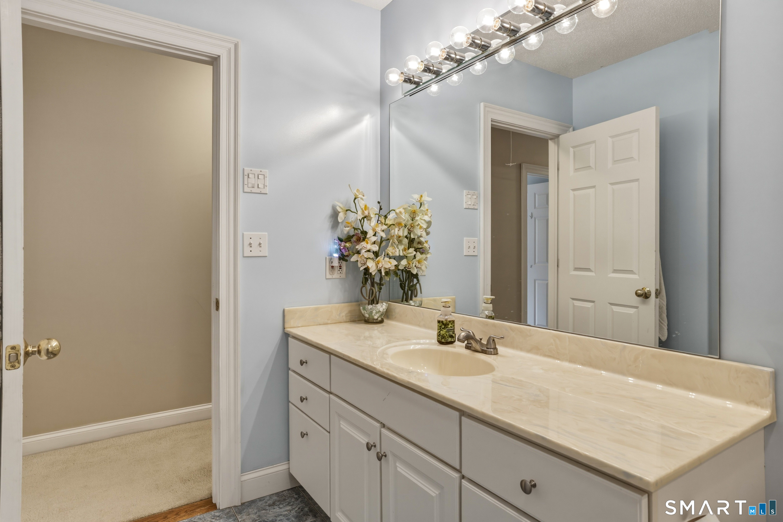 132 Lake Street Manchester CT 06042