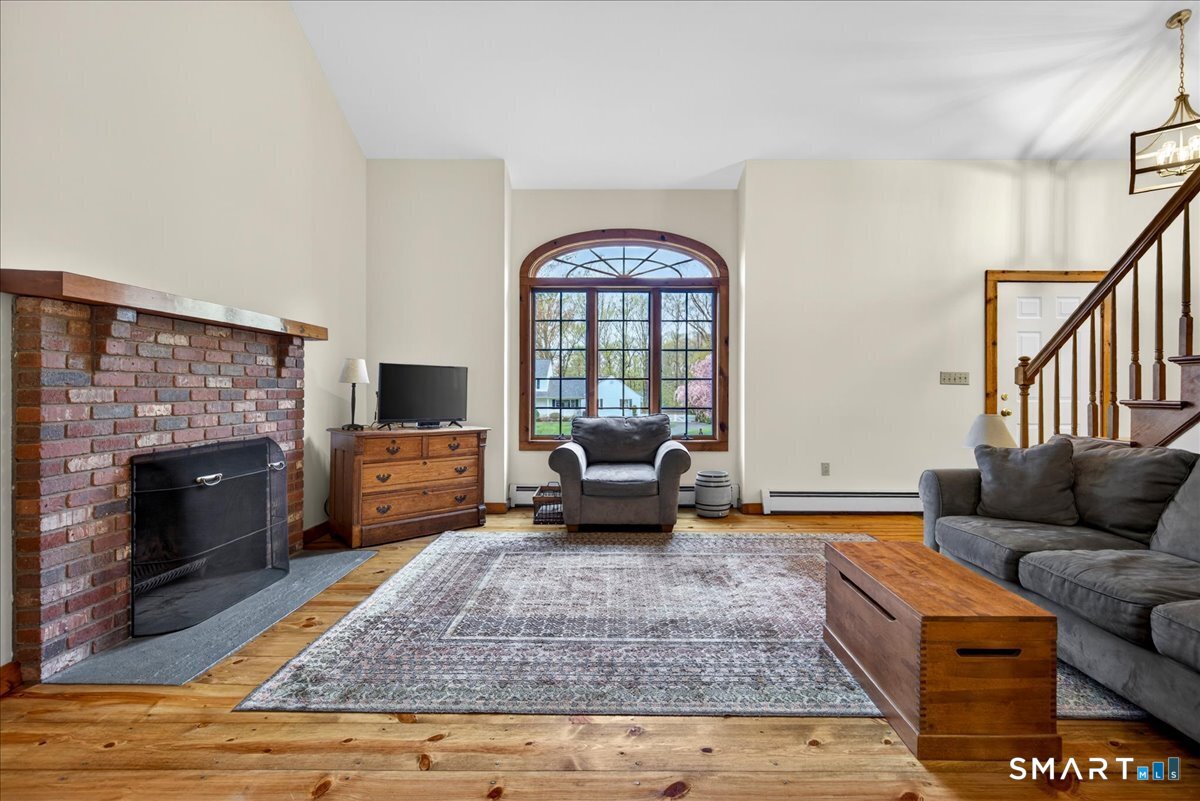 24 Country Way Wallingford CT 06492