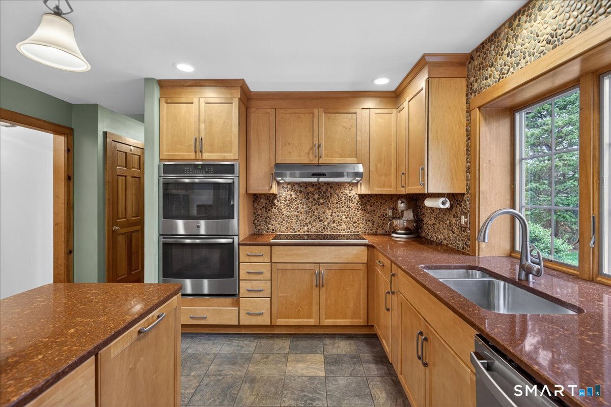 24 Country Way Wallingford CT 06492