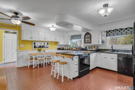 1501 Ridge Road North Haven CT 06473