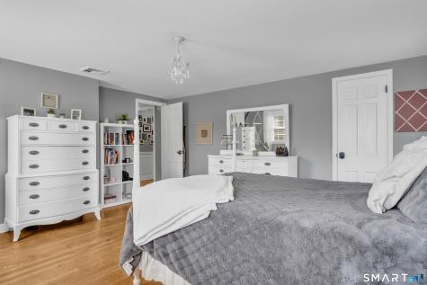1501 Ridge Road North Haven CT 06473