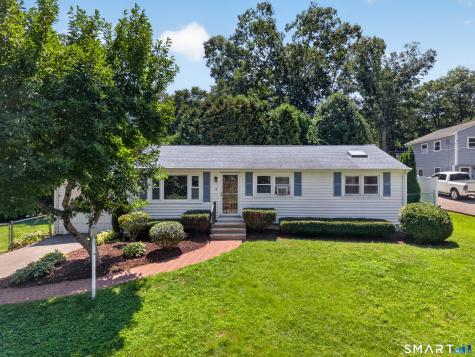 17 Sycamore Road East Lyme CT 06357