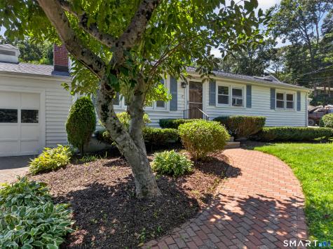 17 Sycamore Road East Lyme CT 06357