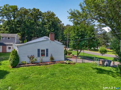 17 Sycamore Road East Lyme CT 06357