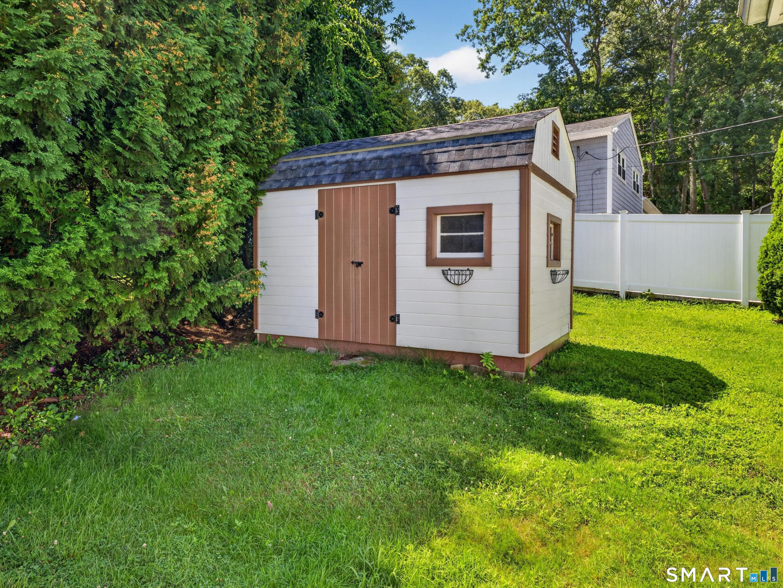 17 Sycamore Road East Lyme CT 06357