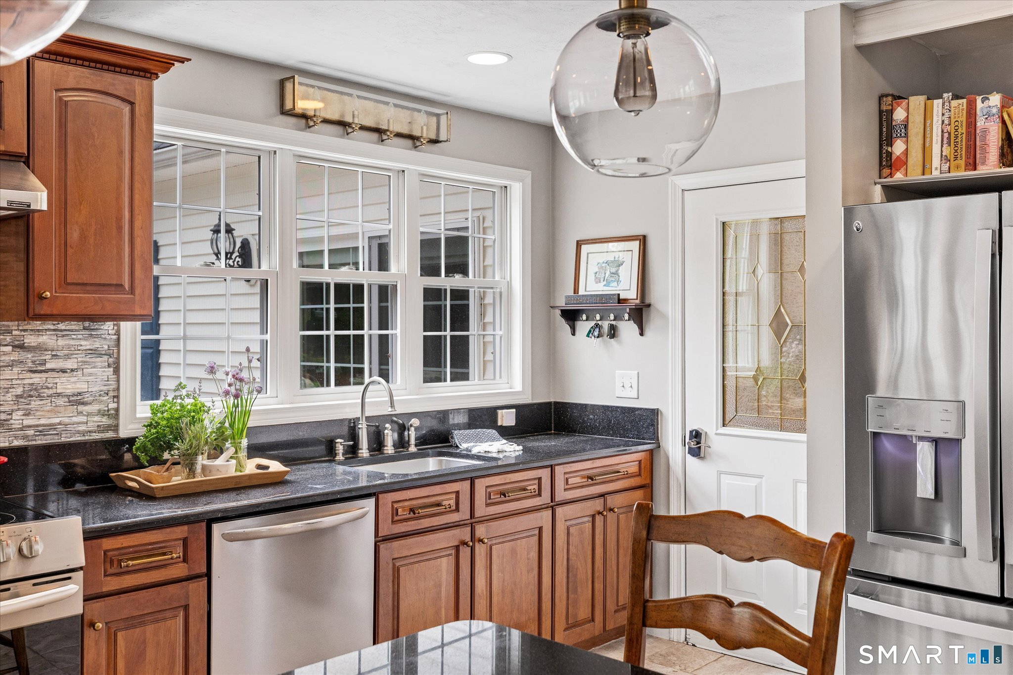 1374 Route 171 Woodstock CT 06282