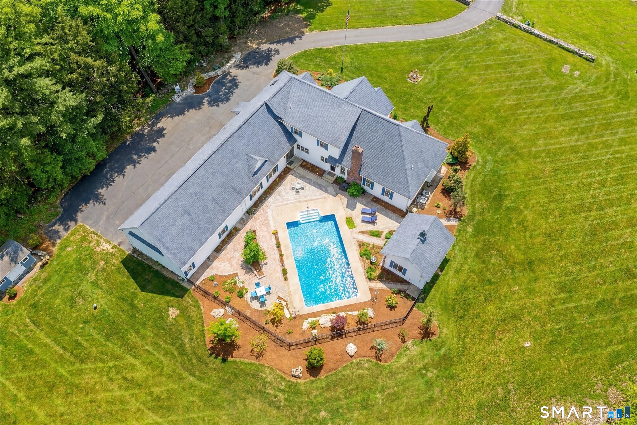 1374 Route 171 Woodstock CT 06282