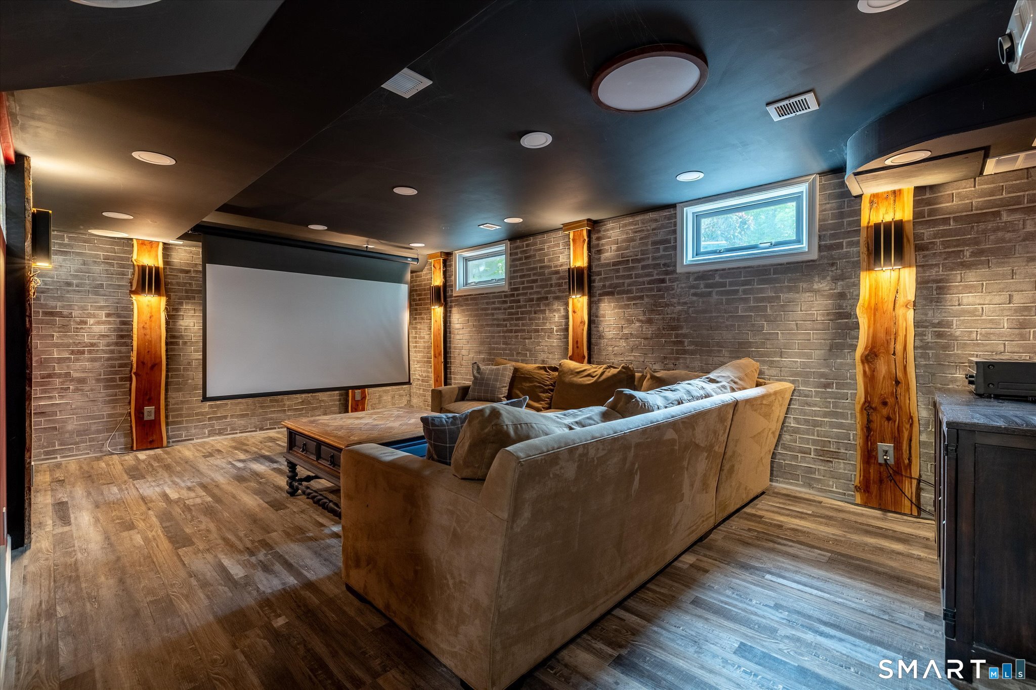 1374 Route 171 Woodstock CT 06282