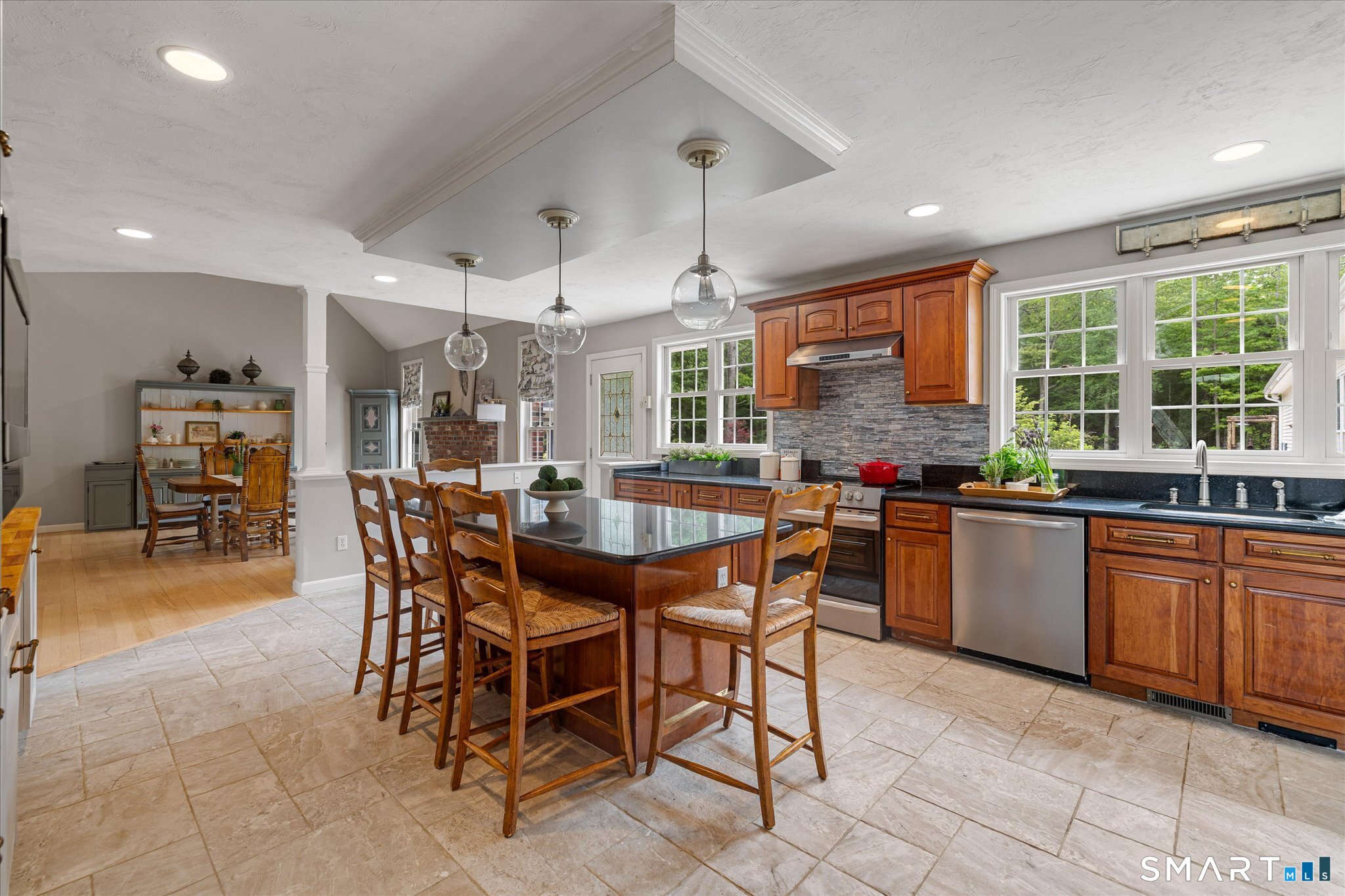1374 Route 171 Woodstock CT 06282