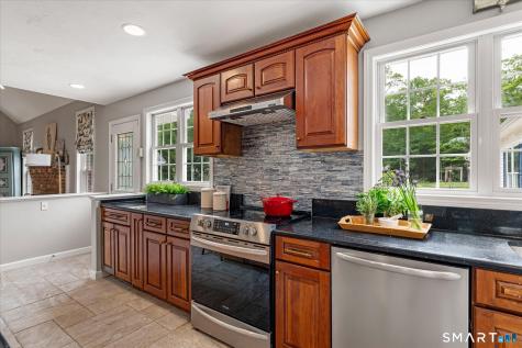 1374 Route 171 Woodstock CT 06282