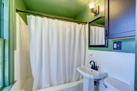 674 Middle Turnpike Mansfield CT 06268