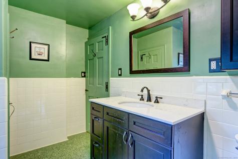 674 Middle Turnpike Mansfield CT 06268