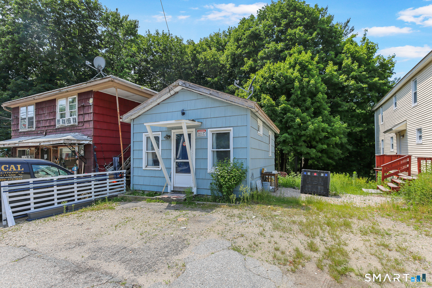 385 Putnam Pike Killingly CT 06241