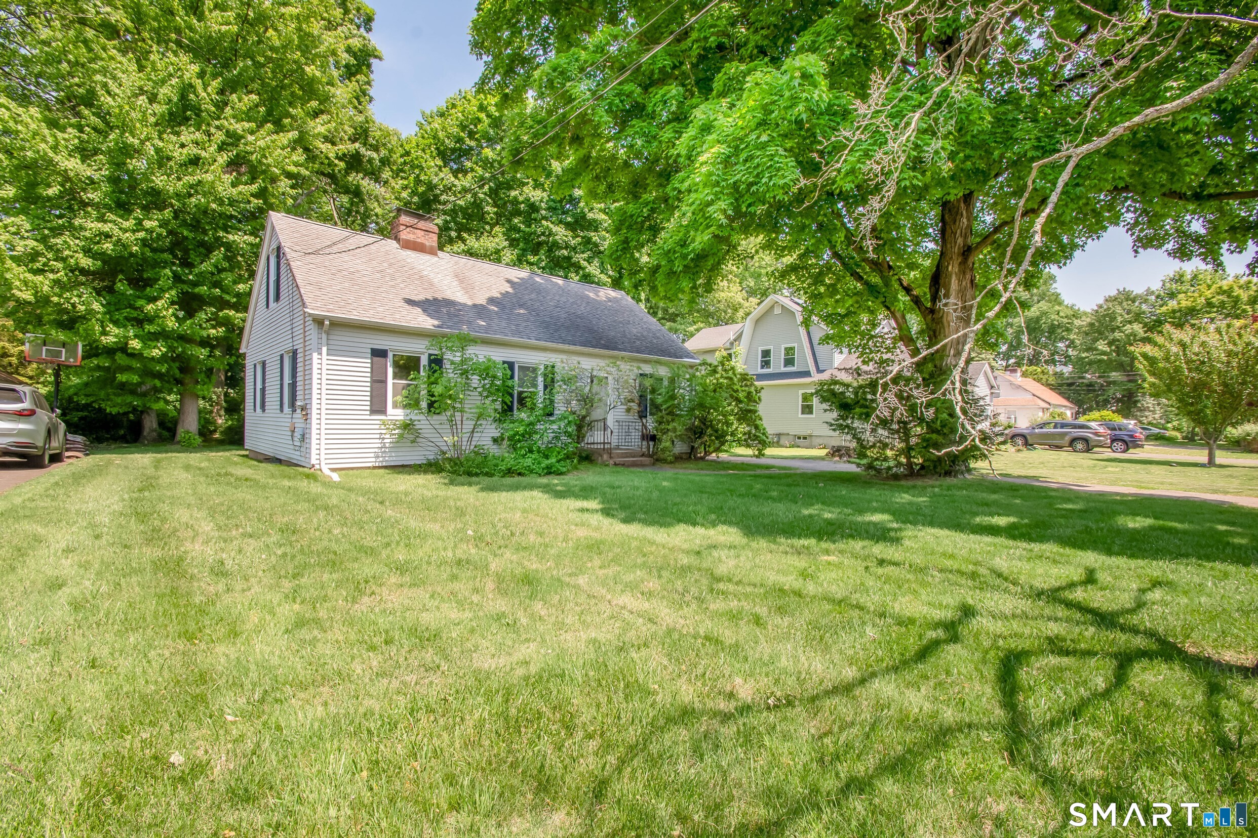92 Evelyn Street Trumbull CT 06611