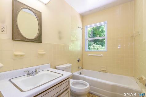 92 Evelyn Street Trumbull CT 06611