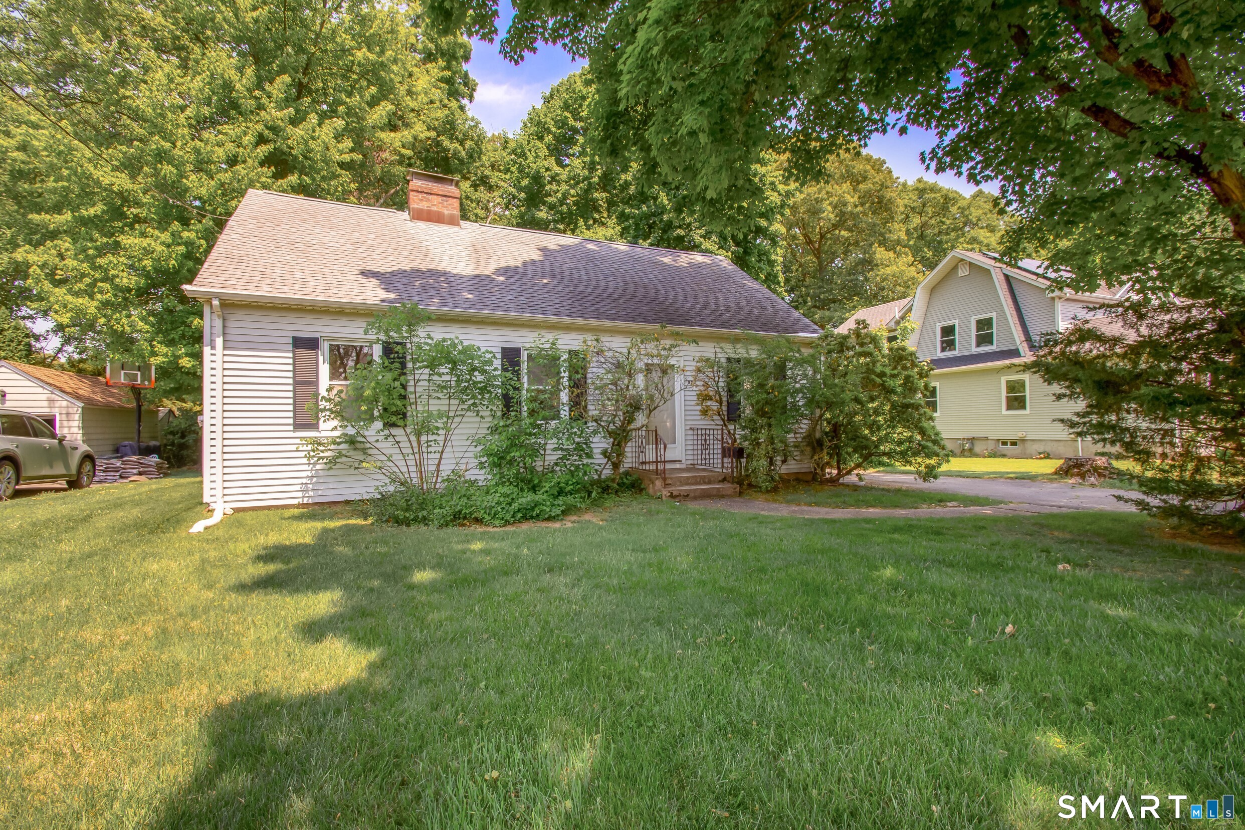 92 Evelyn Street Trumbull CT 06611