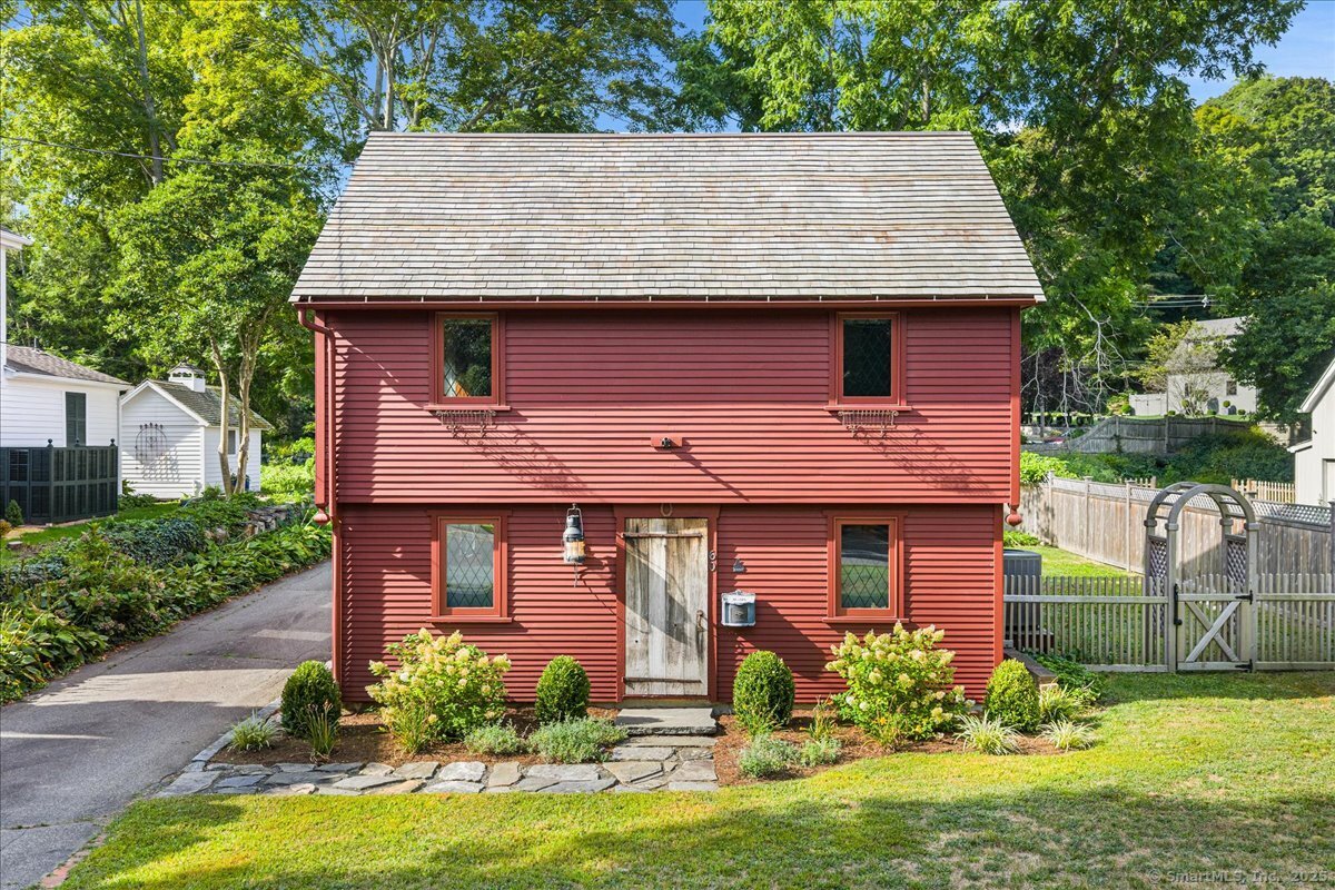 60 North Main Street Essex CT 06426