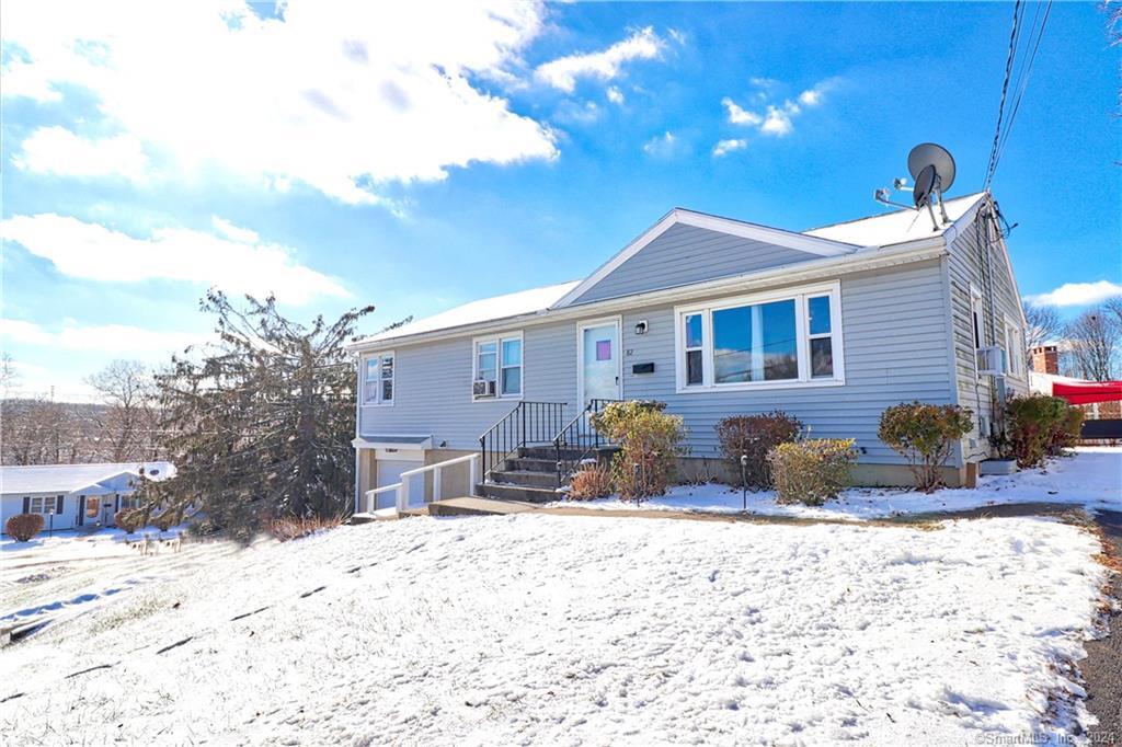 82 Wislock Street Waterbury CT 06705