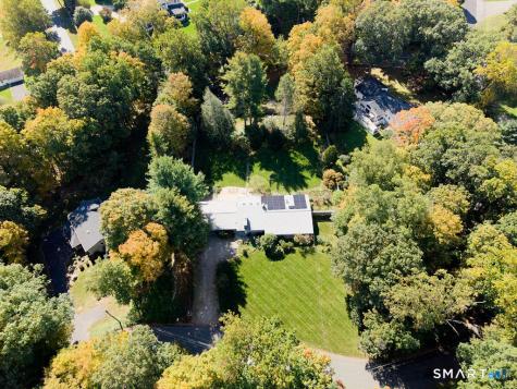 24 Saunders Lane Ridgefield CT 06877