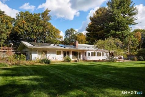 24 Saunders Lane Ridgefield CT 06877