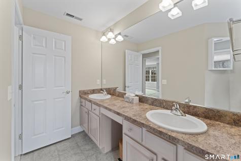 18 Spring Ridge Court Danbury CT 06811