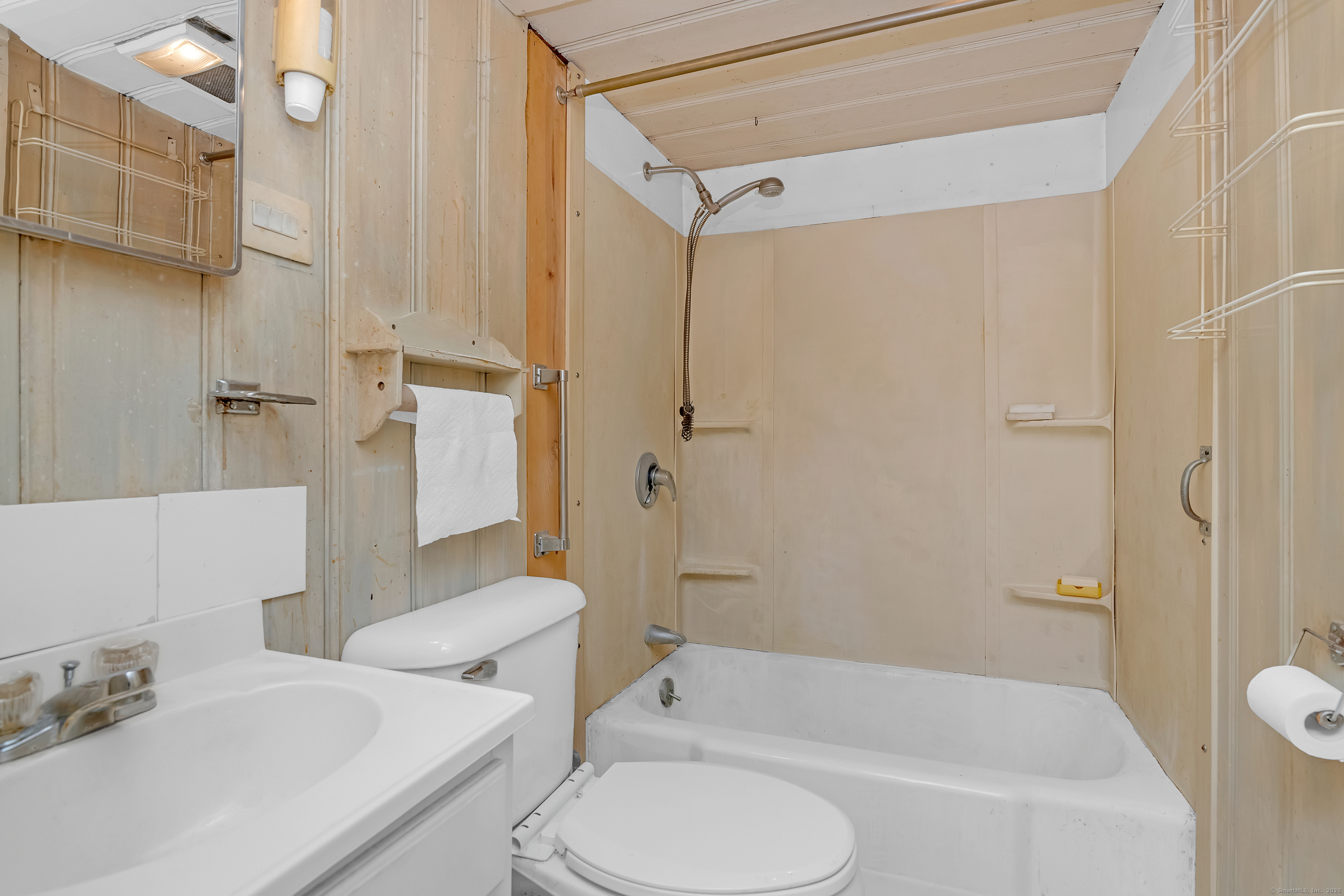 185 Foote Road Glastonbury CT 06073