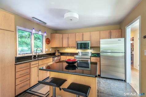 19 Hilldale Road New Fairfield CT 06812