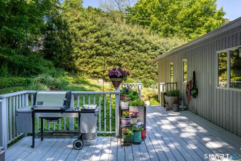 19 Hilldale Road New Fairfield CT 06812