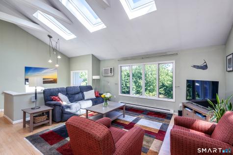 19 Hilldale Road New Fairfield CT 06812