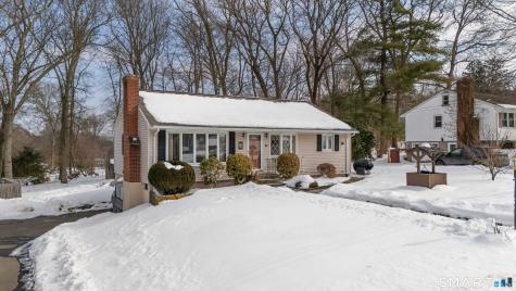 24 Porach Road Montville CT 06382