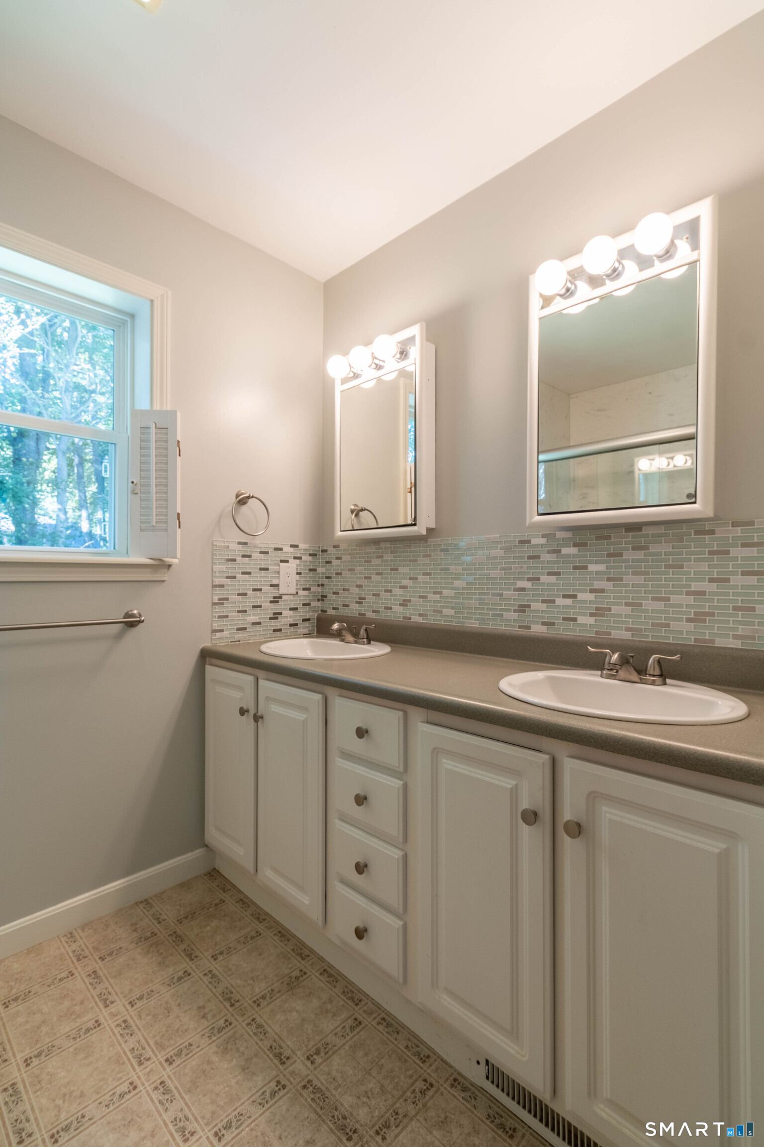 17 Wyndwood Road Montville CT 06382