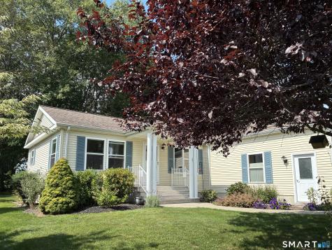 17 Wyndwood Road Montville CT 06382