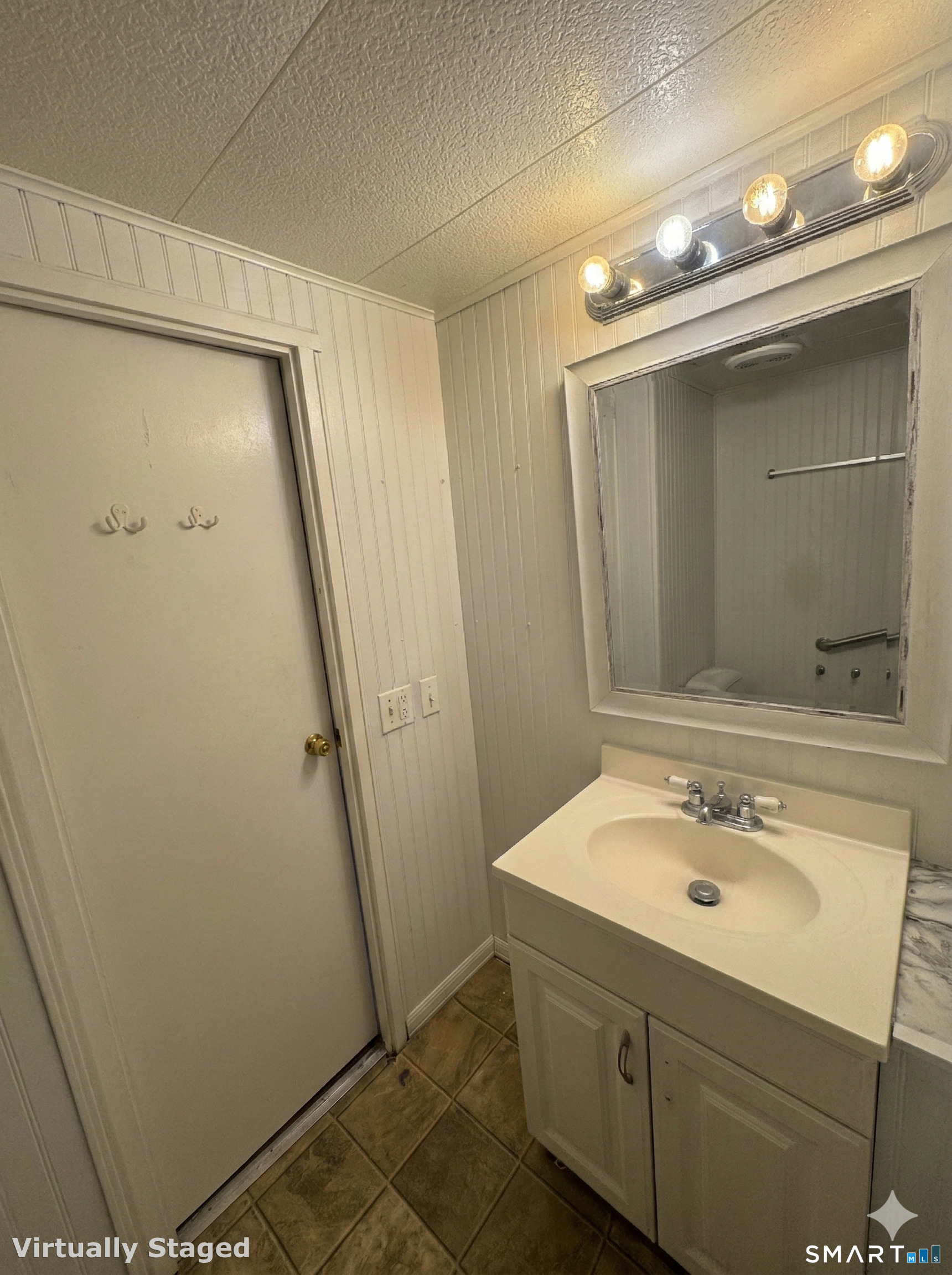 2 Montauk Road East Hartford CT 06118