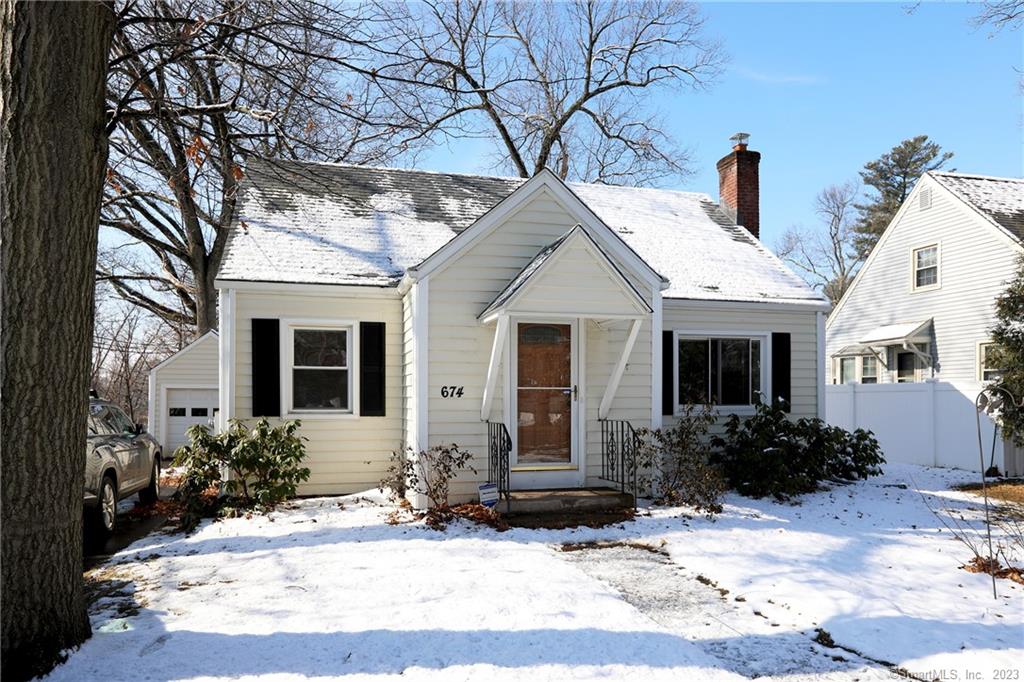 674 Center Street Manchester CT 06040