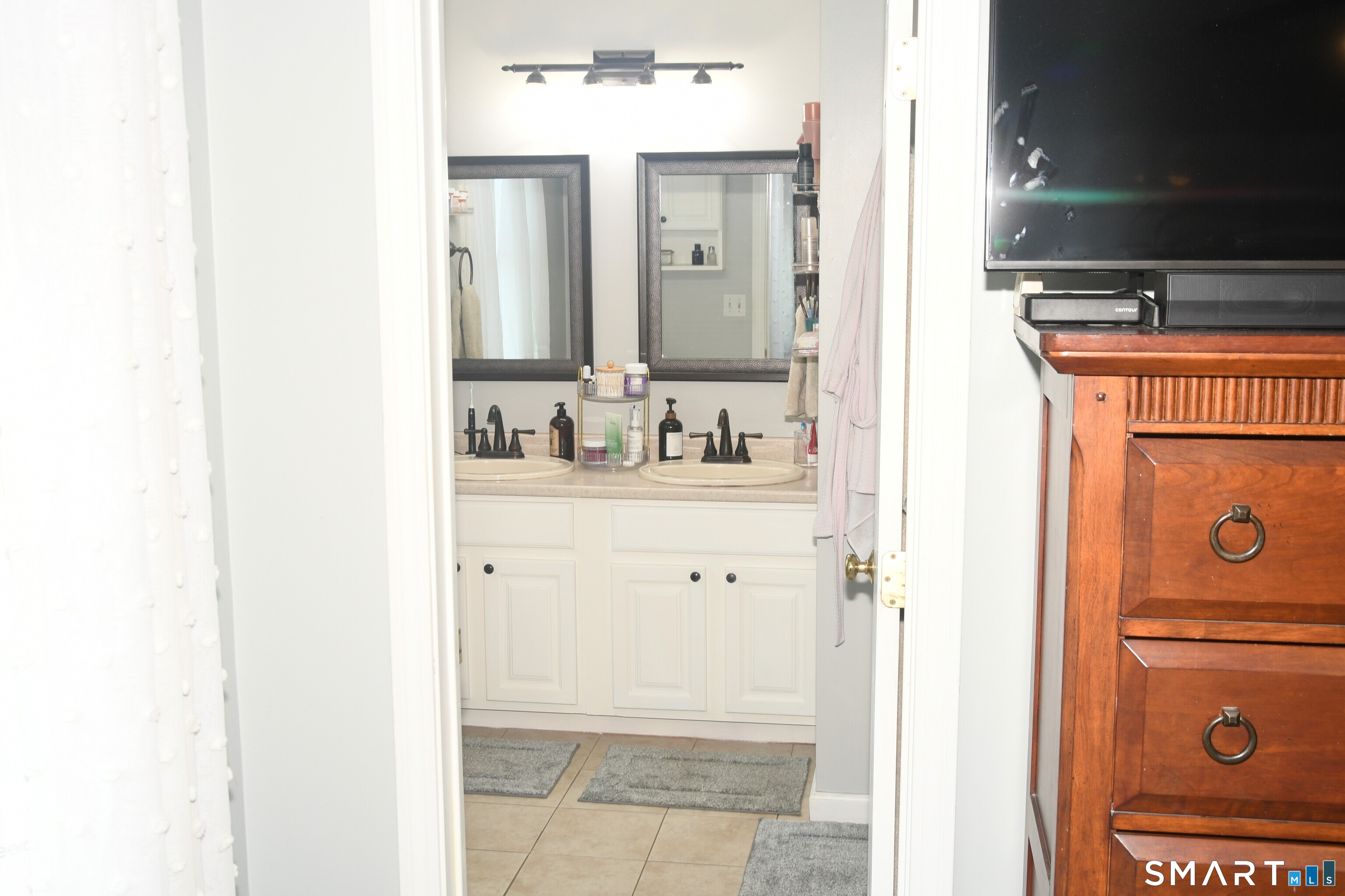 2 Clinton Lane Enfield CT 06082